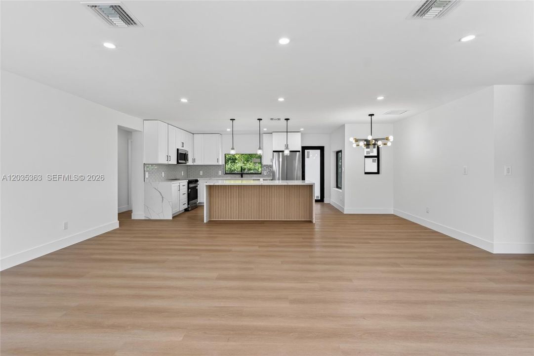 For Sale: $685,000 (4 beds, 2 baths, 1749 Square Feet)