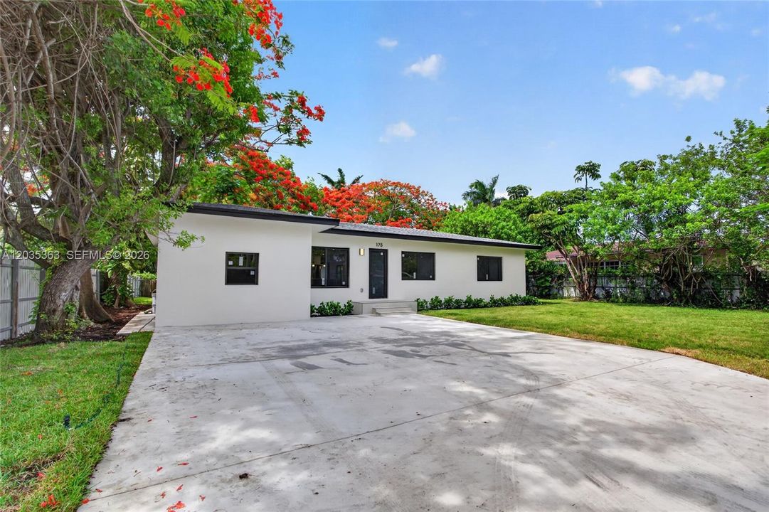 For Sale: $685,000 (4 beds, 2 baths, 1749 Square Feet)