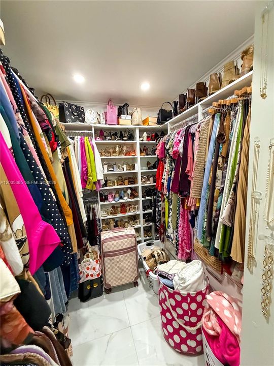Walk-in closet