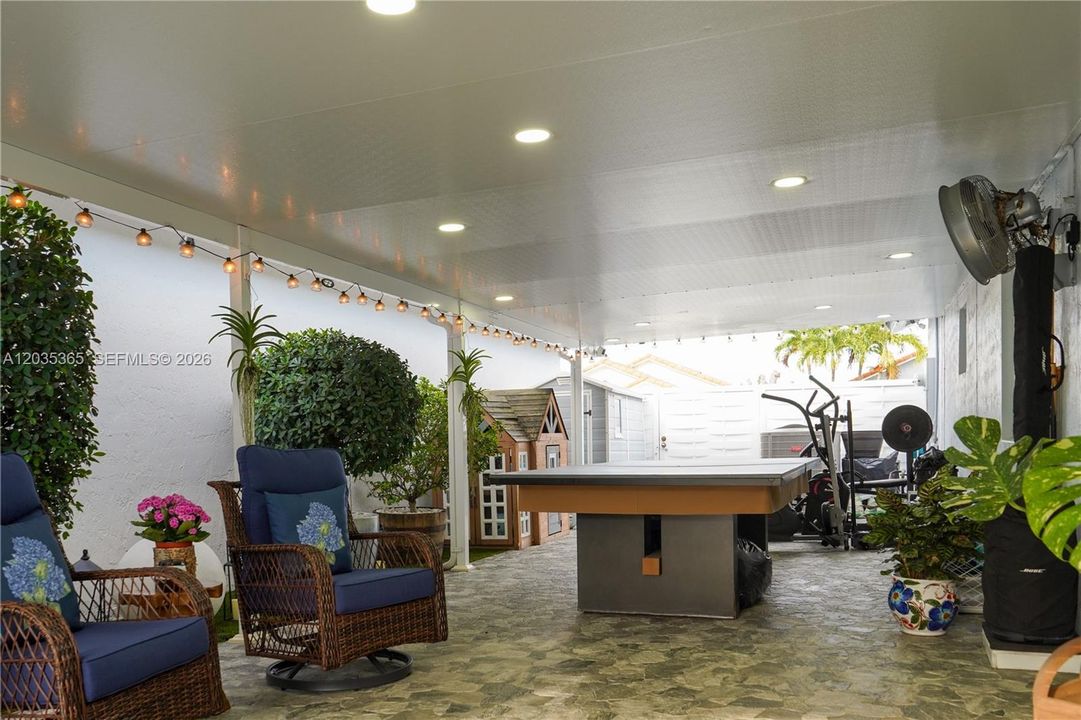 For Sale: $725,000 (4 beds, 2 baths, 1653 Square Feet)