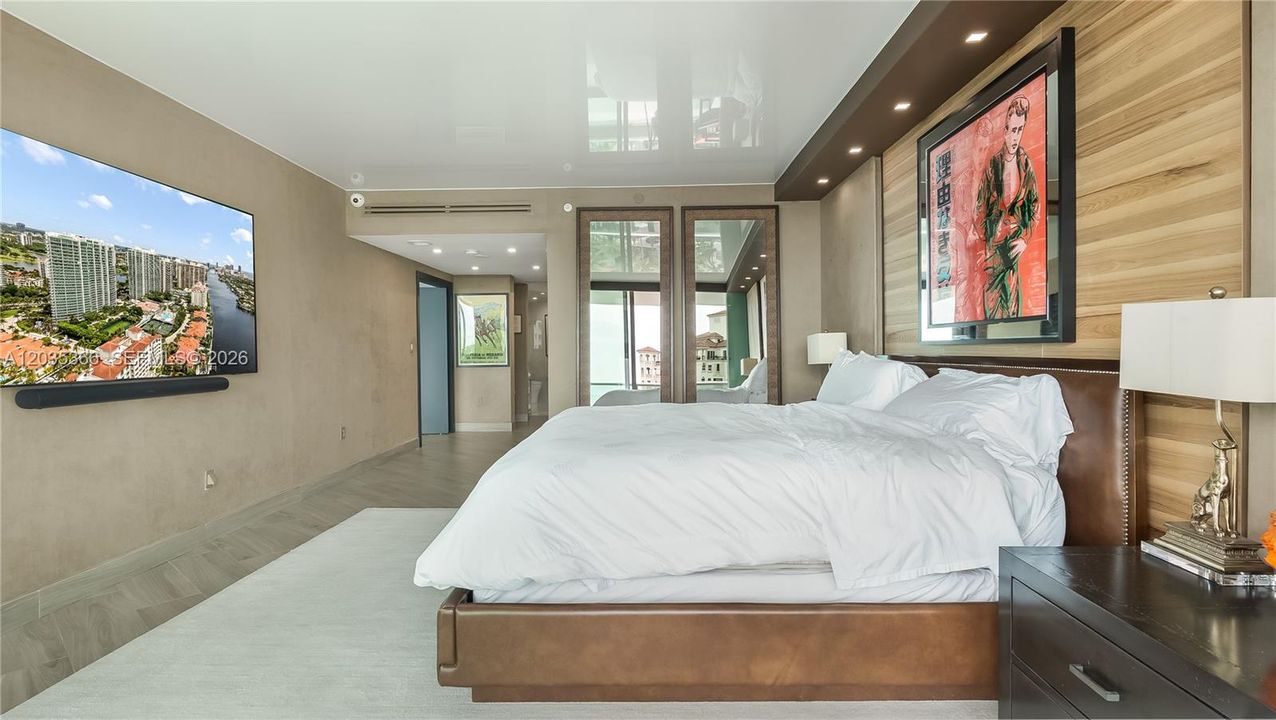 For Sale: $2,750,000 (2 beds, 2 baths, 2390 Square Feet)