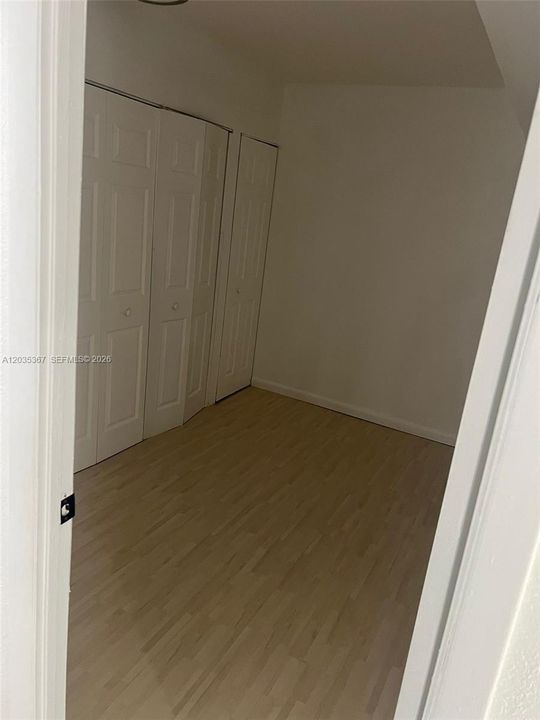 For Rent: $2,200 (1 beds, 1 baths, 947 Square Feet)