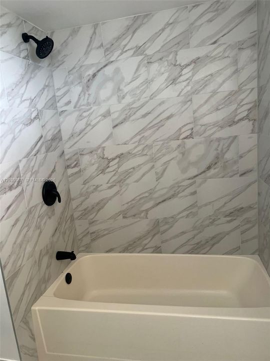 For Rent: $2,200 (1 beds, 1 baths, 947 Square Feet)