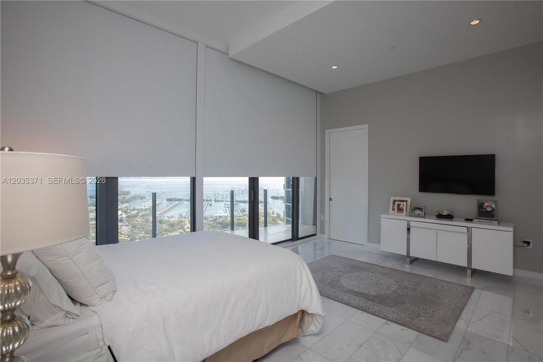 For Sale: $6,900,000 (4 beds, 3 baths, 2558 Square Feet)