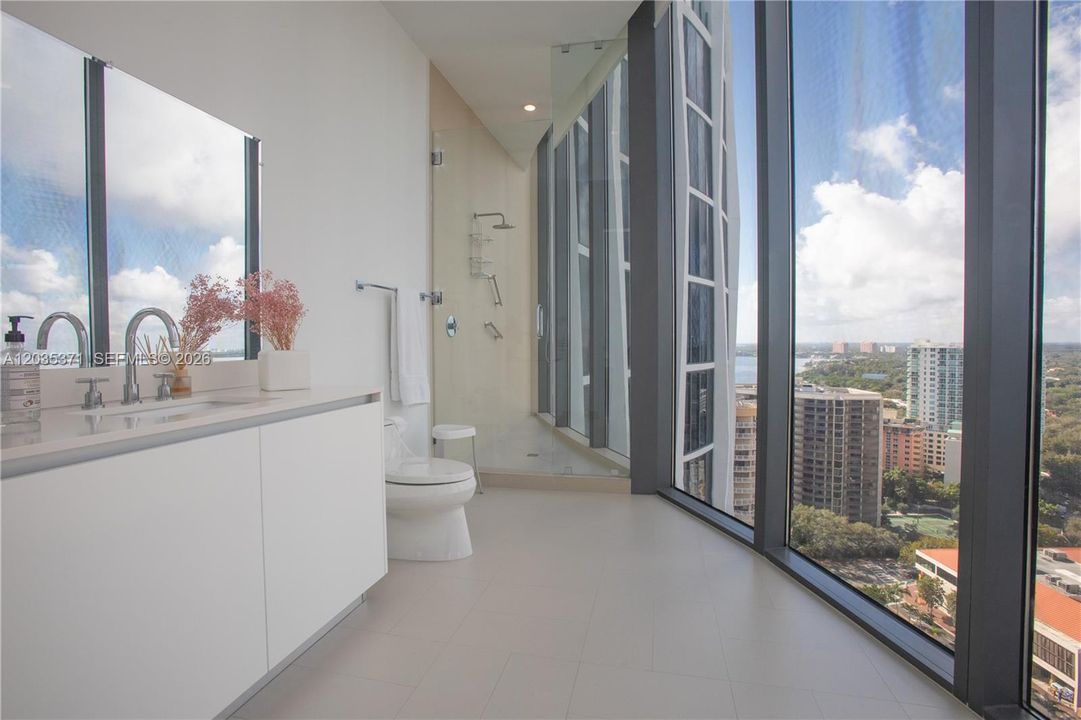 For Sale: $6,900,000 (4 beds, 3 baths, 2558 Square Feet)