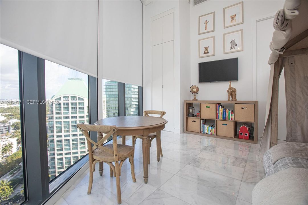 For Sale: $6,900,000 (4 beds, 3 baths, 2558 Square Feet)