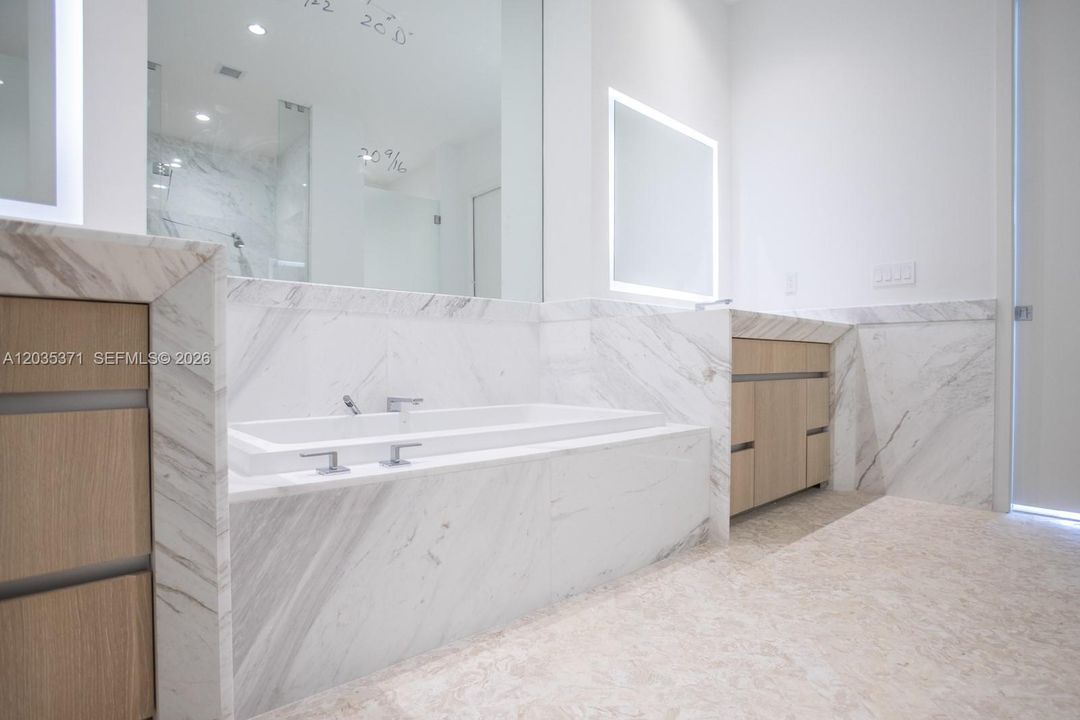 For Sale: $6,900,000 (4 beds, 3 baths, 2558 Square Feet)