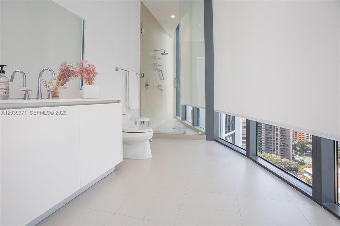 For Sale: $6,900,000 (4 beds, 3 baths, 2558 Square Feet)