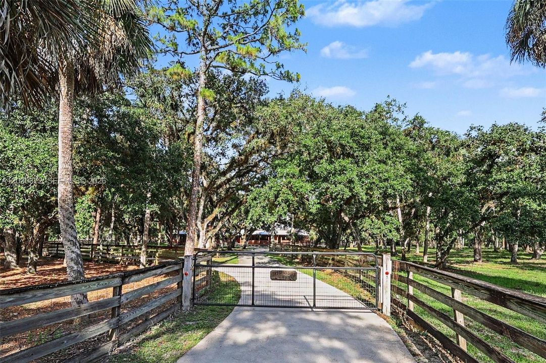 2291 Secretariat Dr. LaBelle, FL 33935