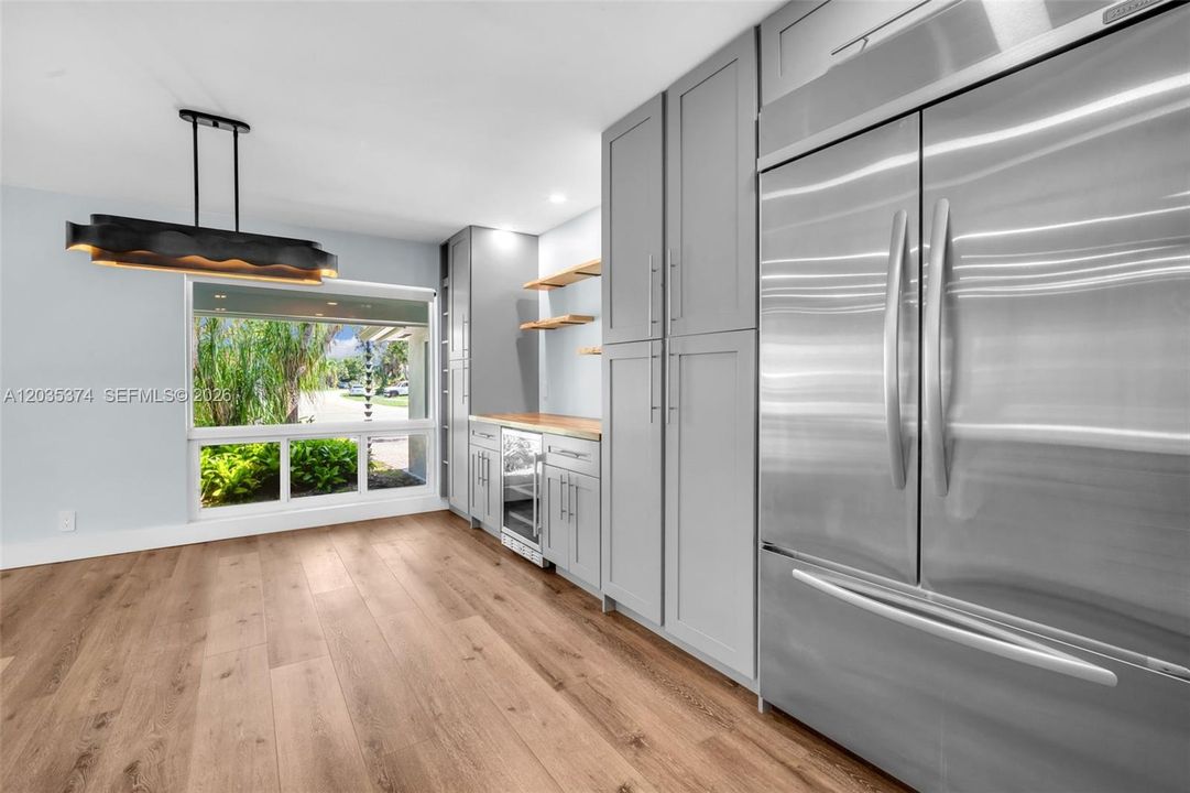 На продажу: $995,000 (3 спален, 2 ванн, 1967 Квадратных фут)