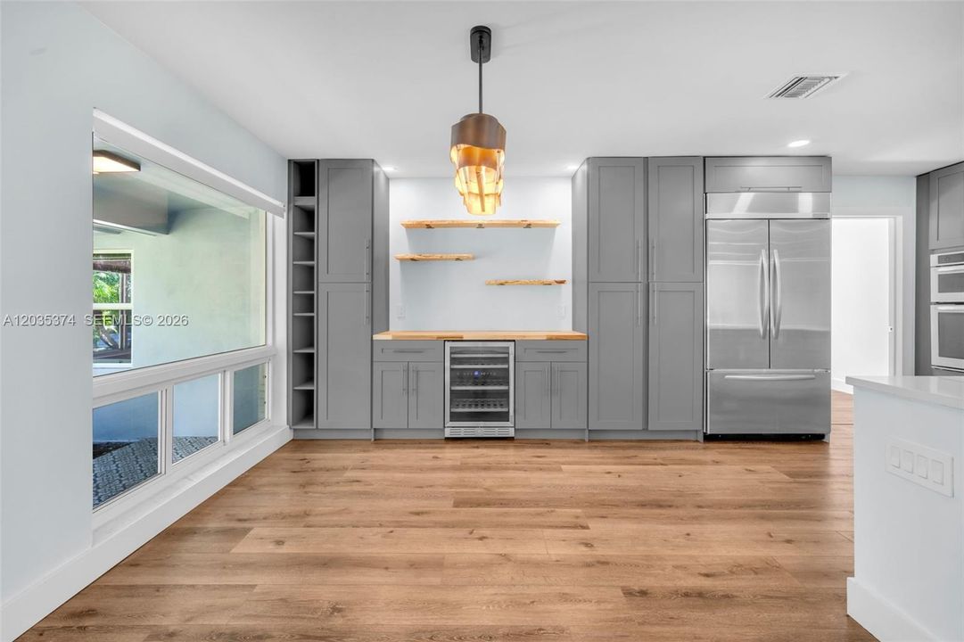 На продажу: $995,000 (3 спален, 2 ванн, 1967 Квадратных фут)