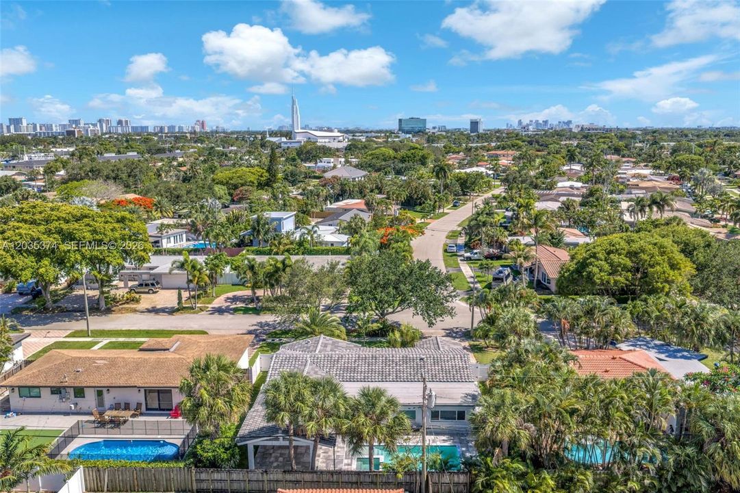 На продажу: $995,000 (3 спален, 2 ванн, 1967 Квадратных фут)