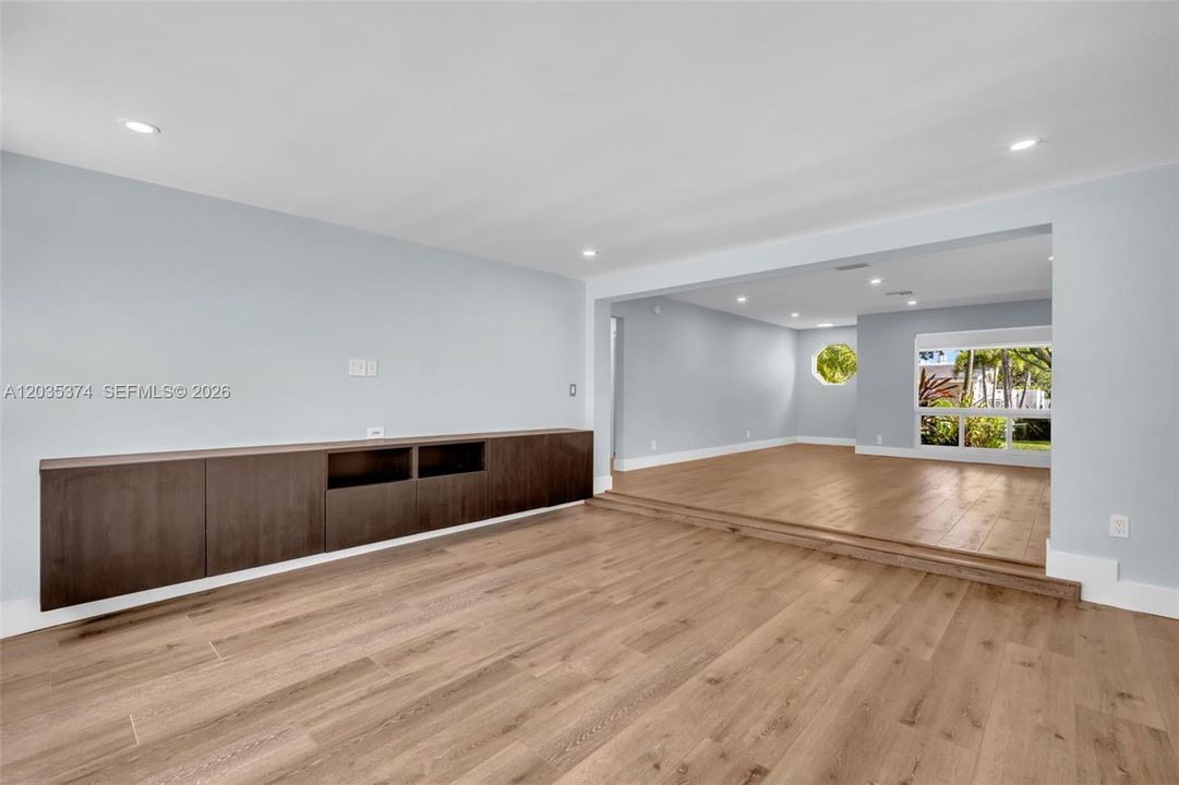 На продажу: $995,000 (3 спален, 2 ванн, 1967 Квадратных фут)