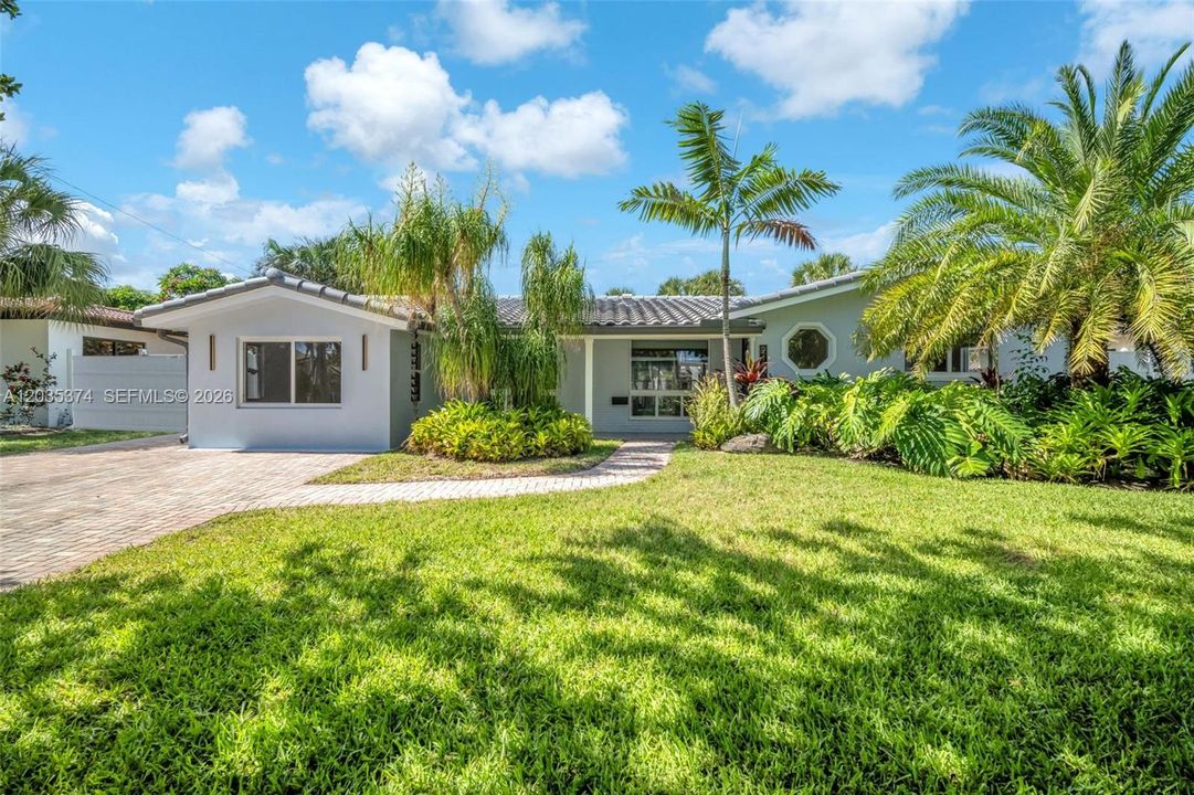 На продажу: $995,000 (3 спален, 2 ванн, 1967 Квадратных фут)
