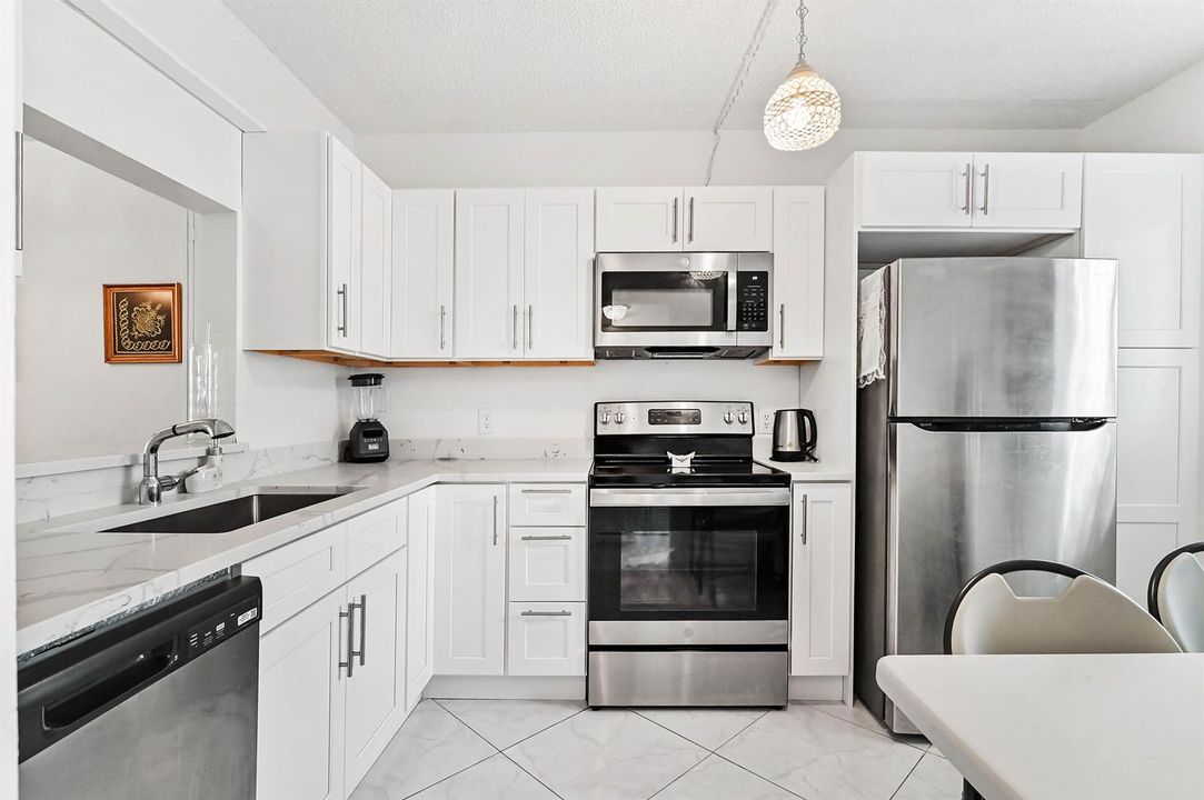 06 Kitchen 02