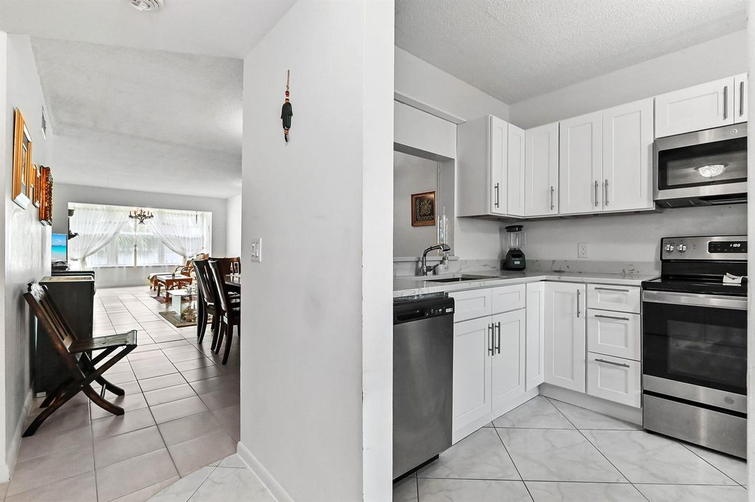 05 Kitchen 01