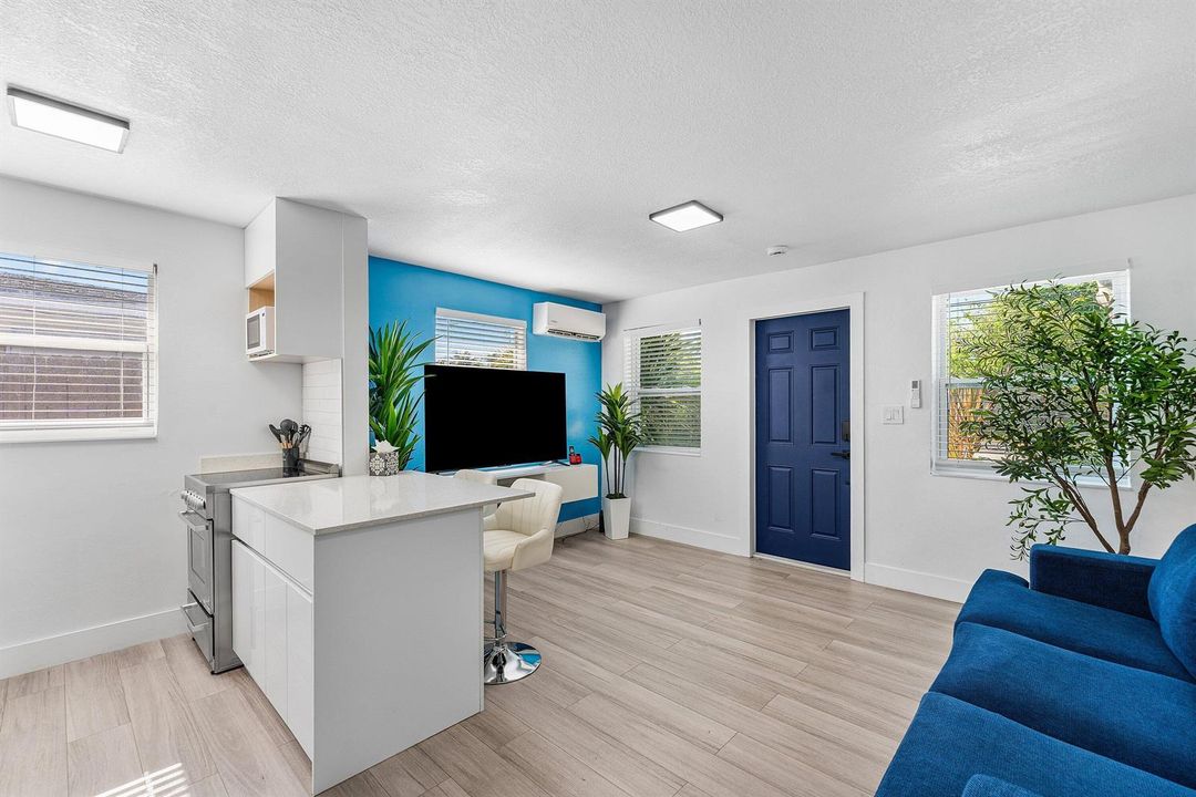 009-1545Northeast32ndStreet-OaklandPark-