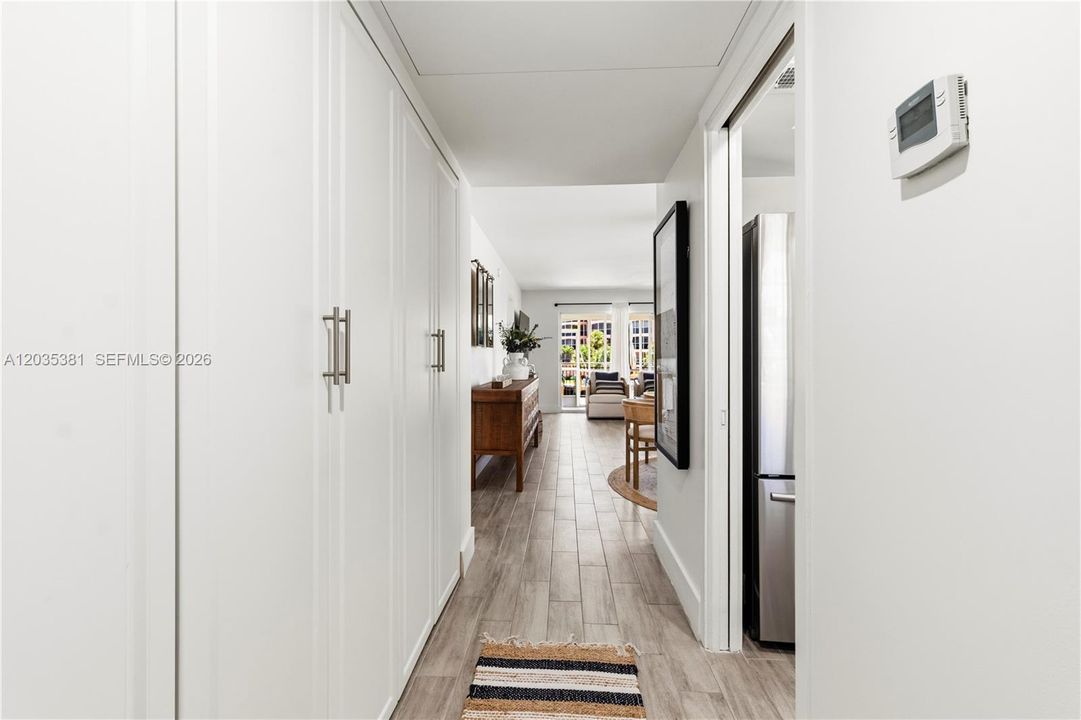 В аренду: $6,000 (2 спален, 2 ванн, 958 Квадратных фут)