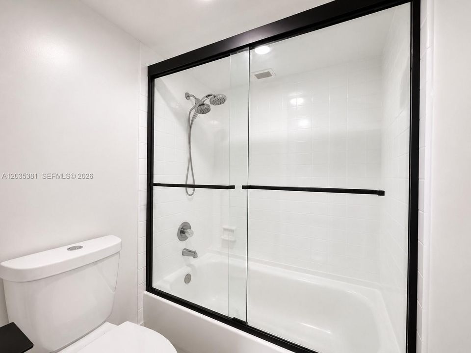 В аренду: $6,000 (2 спален, 2 ванн, 958 Квадратных фут)