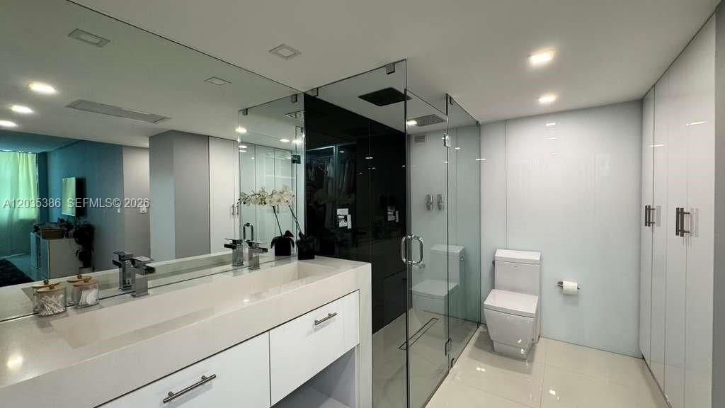 For Rent: $5,250 (2 beds, 2 baths, 1664 Square Feet)