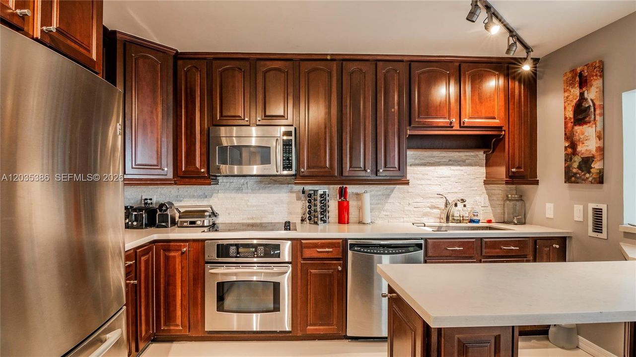 For Rent: $5,250 (2 beds, 2 baths, 1664 Square Feet)