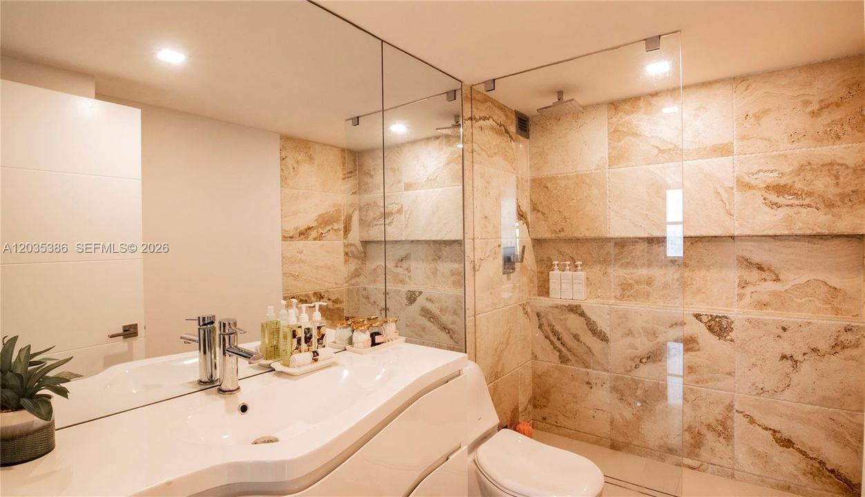 For Rent: $5,250 (2 beds, 2 baths, 1664 Square Feet)