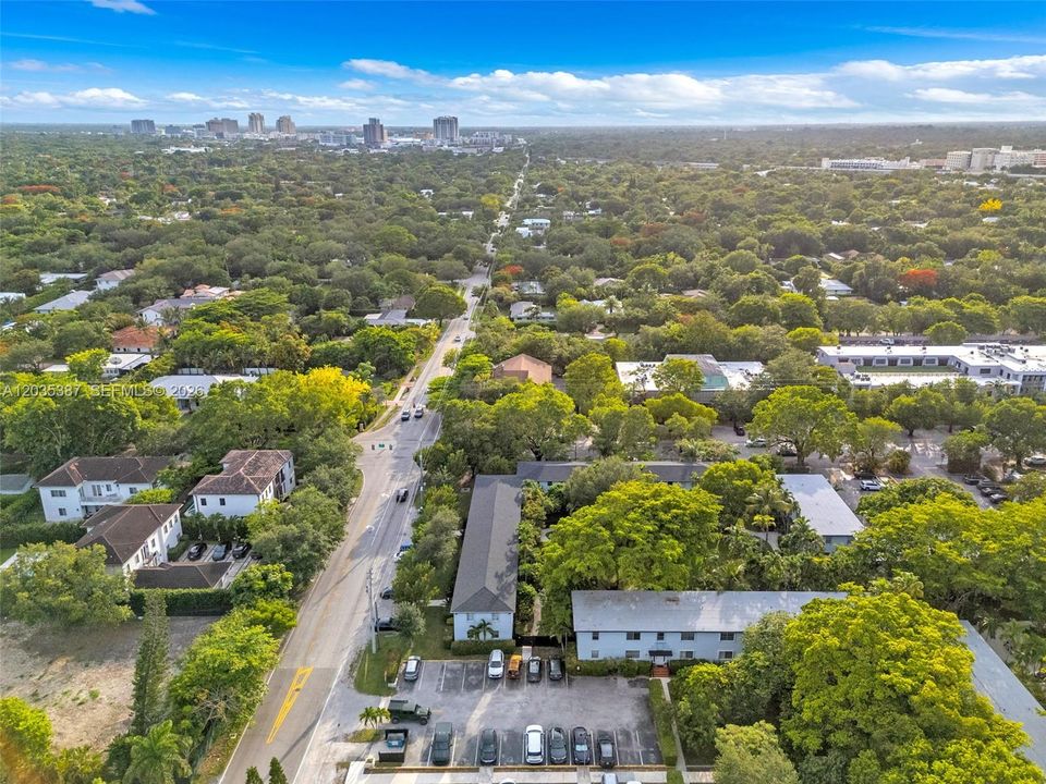 For Sale: $399,900 (2 beds, 1 baths, 800 Square Feet)
