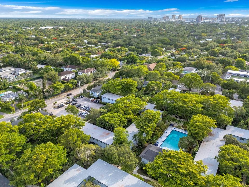 For Sale: $399,900 (2 beds, 1 baths, 800 Square Feet)