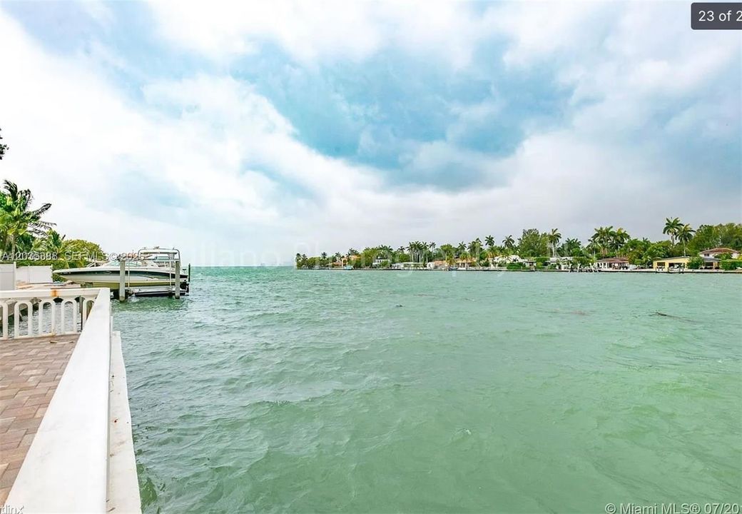 For Rent: $2,700 (2 beds, 2 baths, 1149 Square Feet)