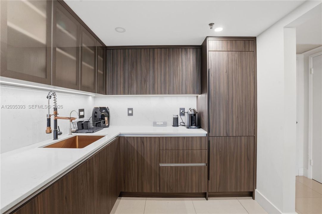 For Sale: $478,000 (2 beds, 2 baths, 1130 Square Feet)