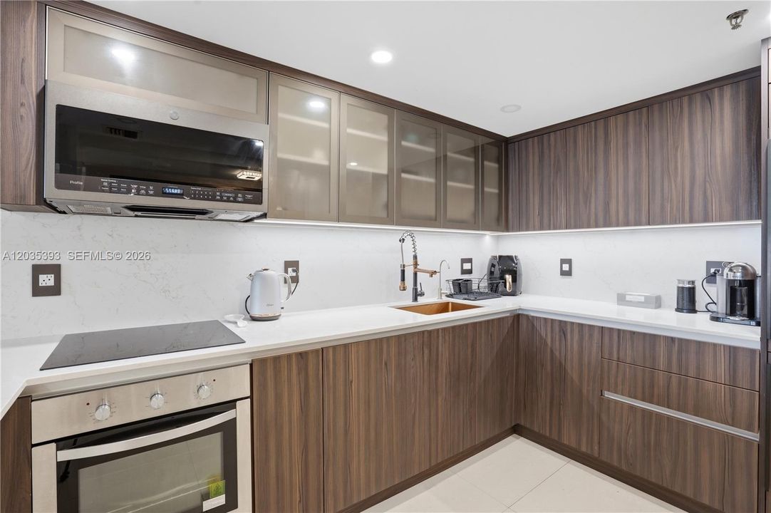 For Sale: $478,000 (2 beds, 2 baths, 1130 Square Feet)
