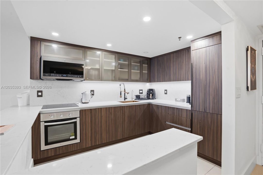 For Sale: $478,000 (2 beds, 2 baths, 1130 Square Feet)