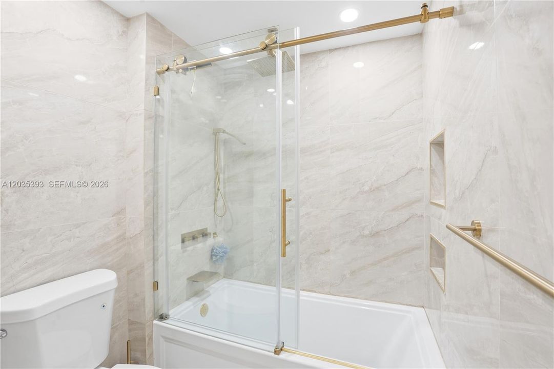 For Sale: $478,000 (2 beds, 2 baths, 1130 Square Feet)