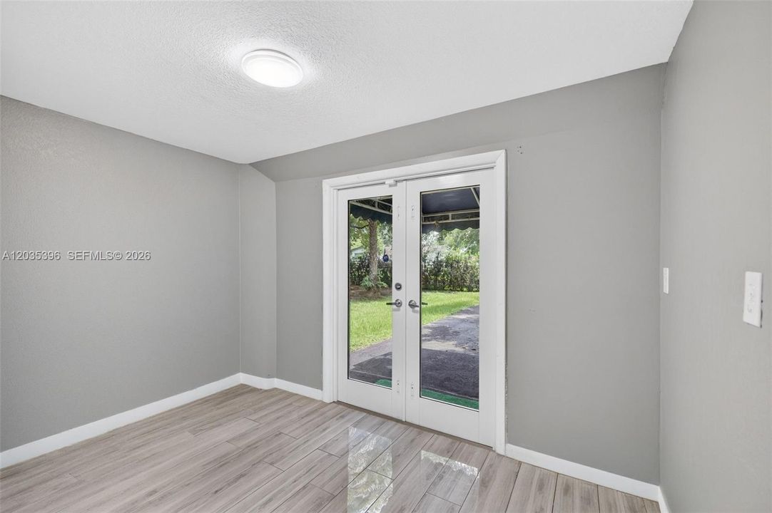 Office / 3rd bedroom in guest house