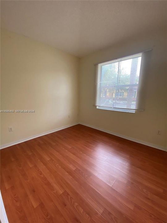En Renta: $2,400 (3 camas, 3 baños, 1428 Pies cuadrados)
