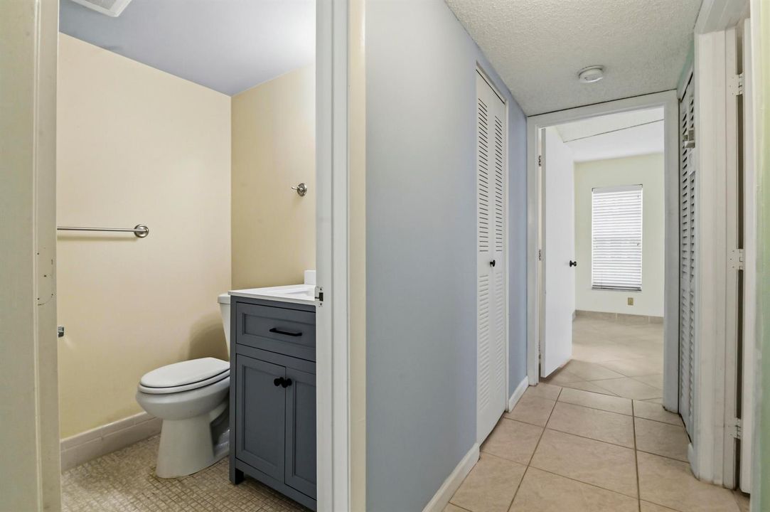 12 Hallway 01