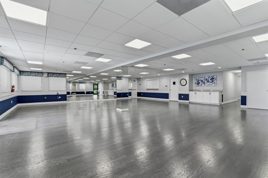 42 Office room 01
