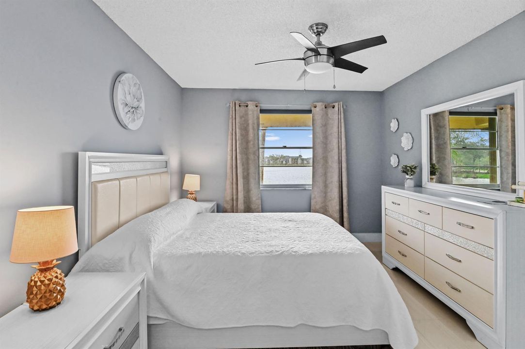 17 Bedroom 02