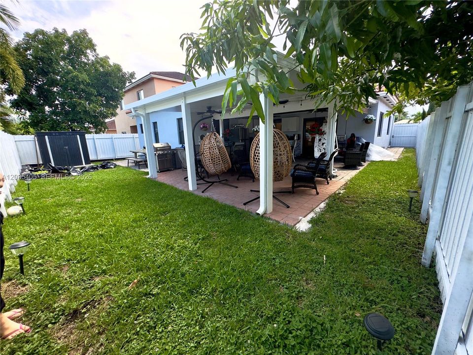 En Venta: $699,900 (4 camas, 2 baños, 1340 Pies cuadrados)