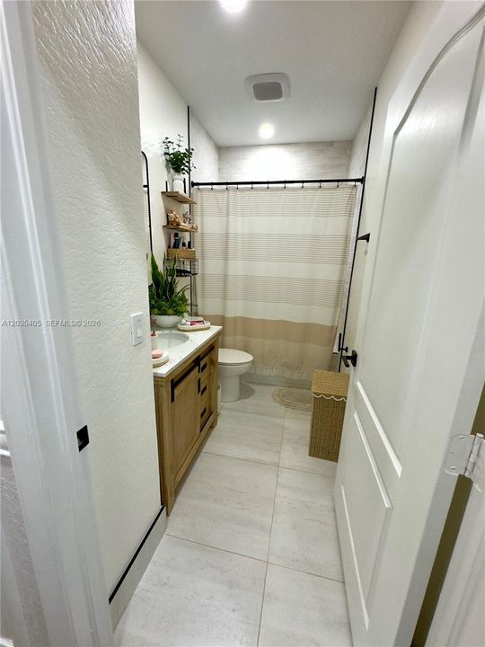 En Venta: $699,900 (4 camas, 2 baños, 1340 Pies cuadrados)