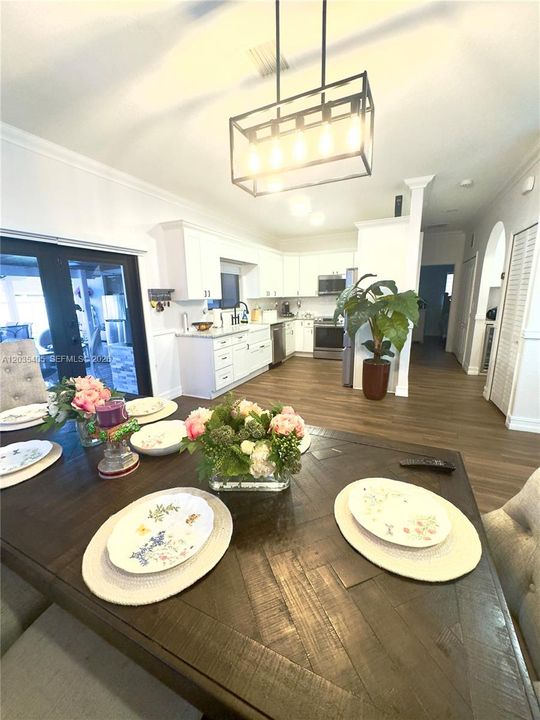 En Venta: $699,900 (4 camas, 2 baños, 1340 Pies cuadrados)