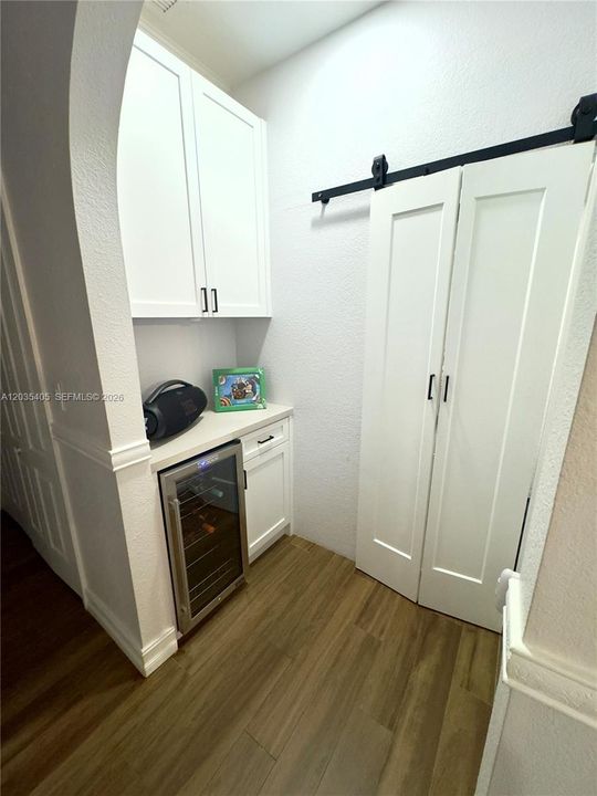 En Venta: $699,900 (4 camas, 2 baños, 1340 Pies cuadrados)