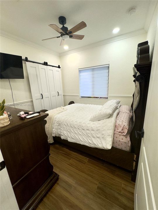 En Venta: $699,900 (4 camas, 2 baños, 1340 Pies cuadrados)