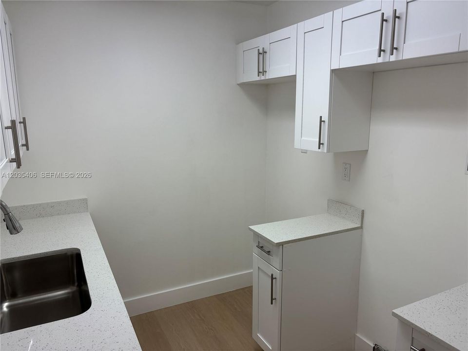 For Sale: $255,000 (2 beds, 1 baths, 800 Square Feet)