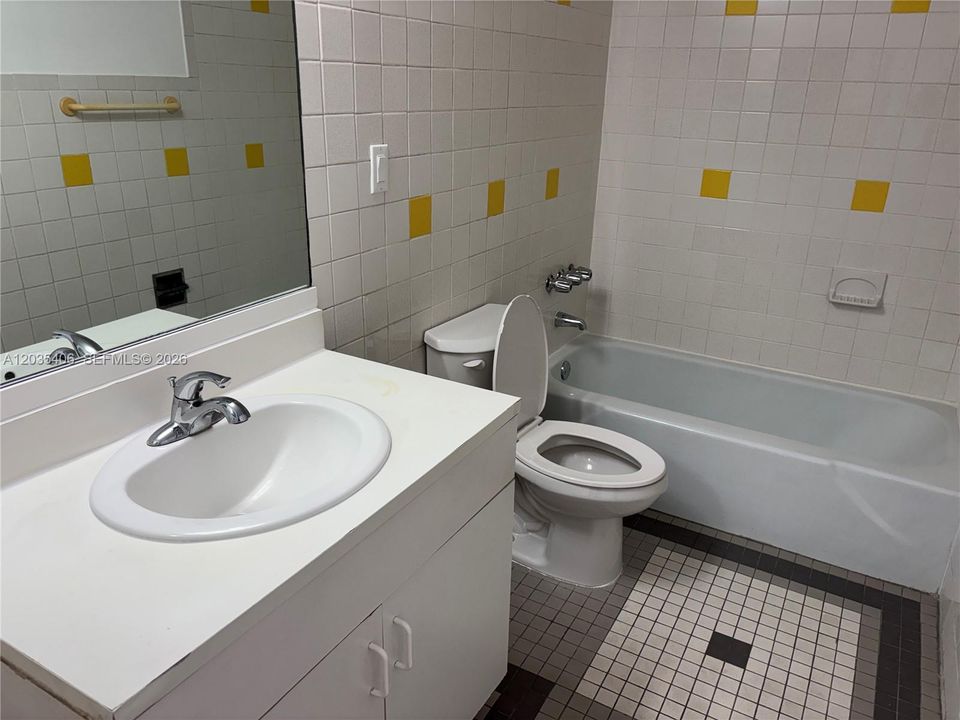 For Sale: $255,000 (2 beds, 1 baths, 800 Square Feet)