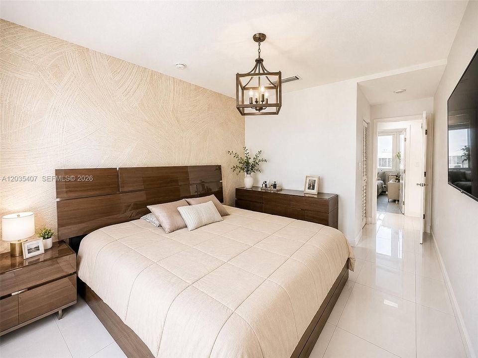 2nd floor / Virtually staged