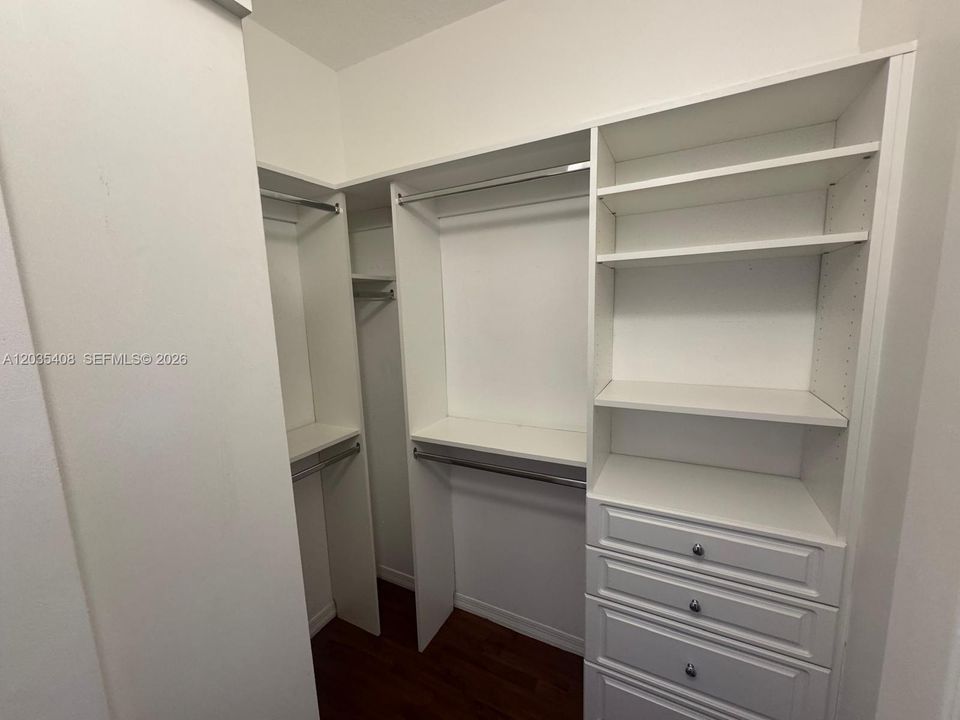 For Rent: $2,850 (3 beds, 3 baths, 1382 Square Feet)
