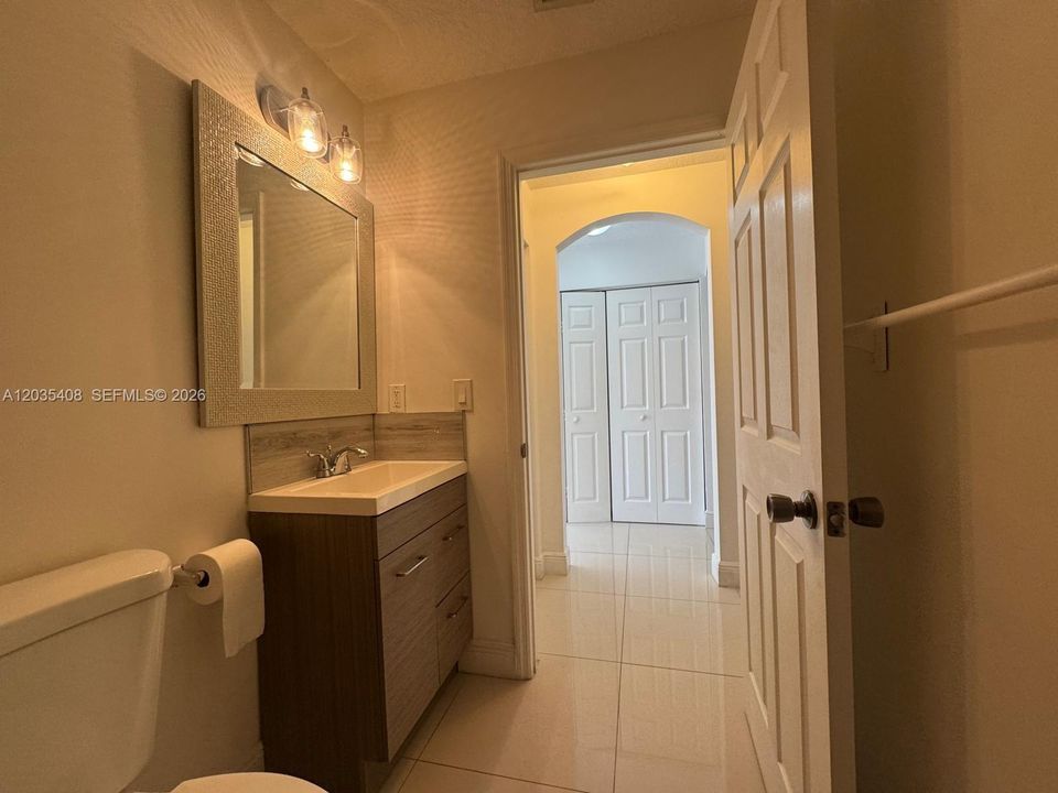 For Rent: $2,850 (3 beds, 3 baths, 1382 Square Feet)