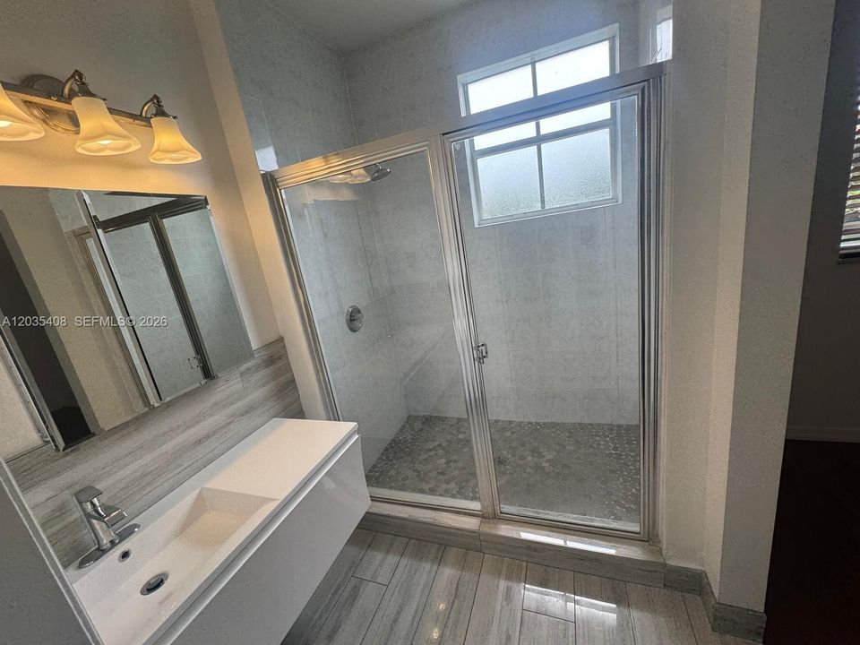 For Rent: $2,850 (3 beds, 3 baths, 1382 Square Feet)