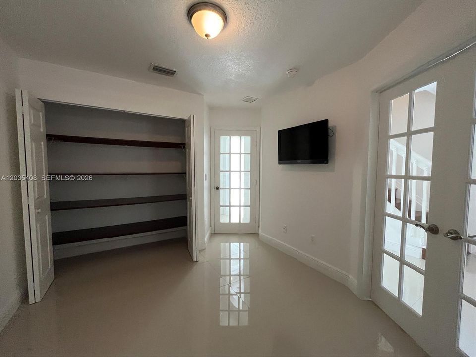 For Rent: $2,850 (3 beds, 3 baths, 1382 Square Feet)